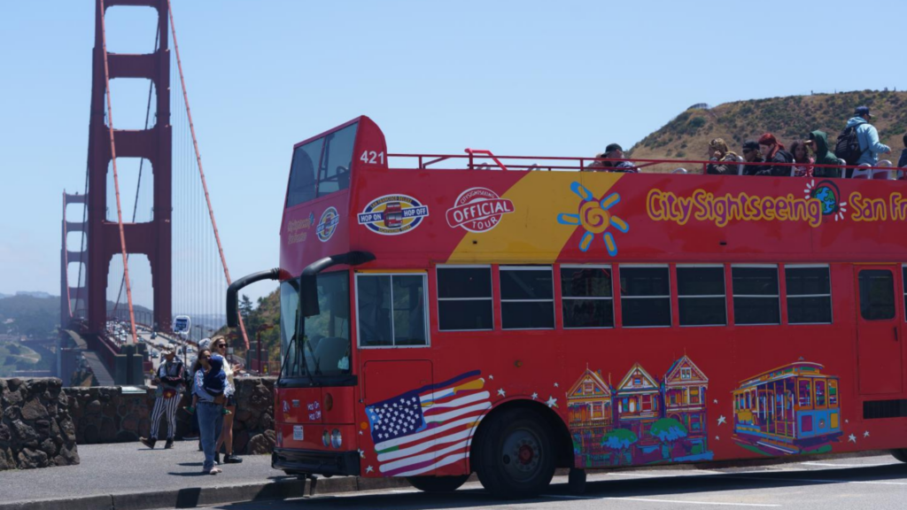 cityseeing tour bus at golden gate bridge
